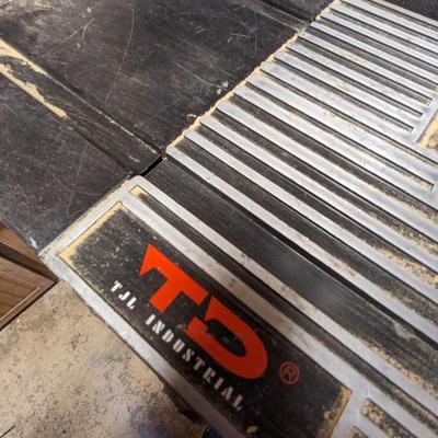 Ryobi Router With Table & Stand On Wheels | EstateSales.org