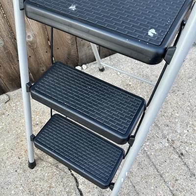 Folding Step Ladder