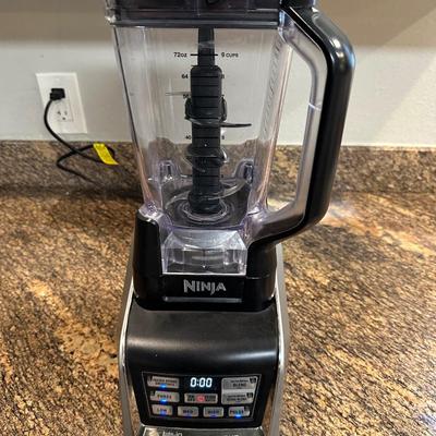 Ninja Blender (like new)