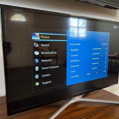 32â€ Samsung Smart TV