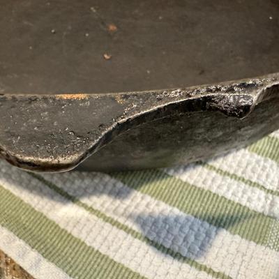 13.5" Cast Iron Pan