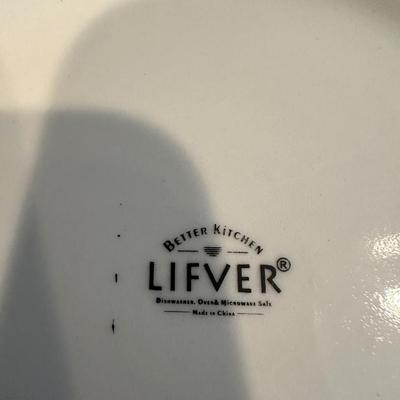 Eight Large LIFVER Bowls (8)