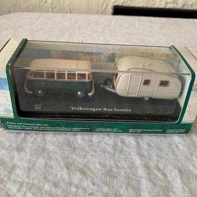 Cararama Volkswagen Samba Bus & Caravan Trailer 1/70 in Display Case