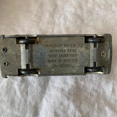 MATCHBOX--1983-- 20 Car Collector's Car Case- Steering Wheel --Vintage Original