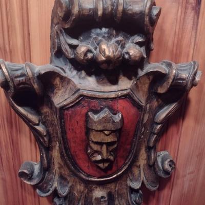 Vintage Vanguard Studios Vanathane Medieval Crest Wall Decor King's Face 1967