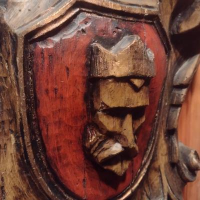 Vintage Vanguard Studios Vanathane Medieval Crest Wall Decor King's Face 1967
