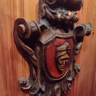 Vintage Vanguard Studios Vanathane Medieval Crest Wall Decor Queen's Face 1967