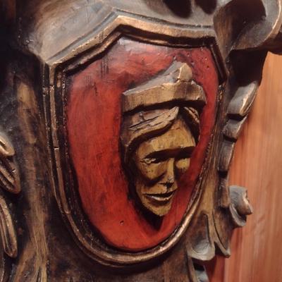 Vintage Vanguard Studios Vanathane Medieval Crest Wall Decor Queen's Face 1967