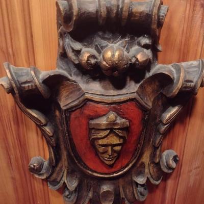 Vintage Vanguard Studios Vanathane Medieval Crest Wall Decor Queen's Face 1967