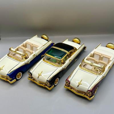 Lot of 3 Collectible 1/24th Scale Ford Crown Victoria Metal Toy Cars