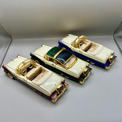 Lot of 3 Collectible 1/24th Scale Ford Crown Victoria Metal Toy Cars