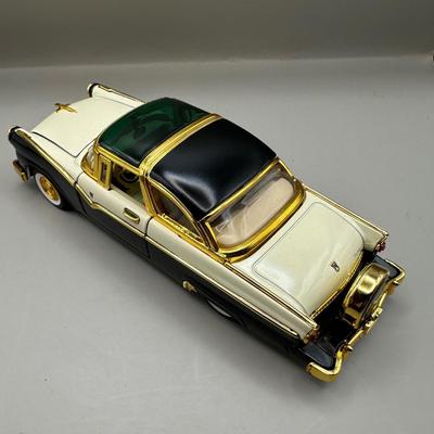 Lot of 3 Collectible 1/24th Scale Ford Crown Victoria Metal Toy Cars