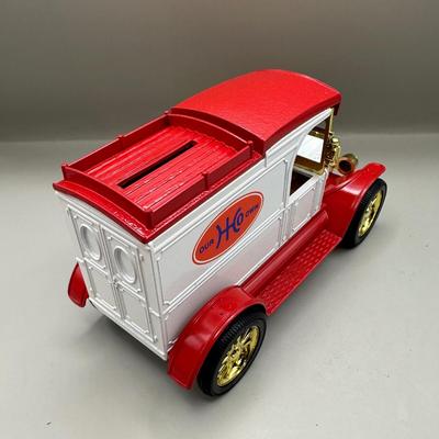 Lot of 2 Ertl Die-Cast Metal Replica Ford Van Locking Banks