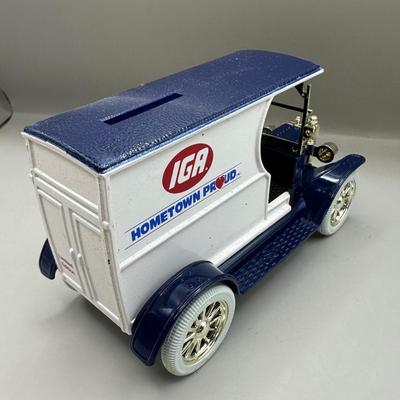 Lot of 2 Ertl Die-Cast Metal Replica Ford Van Locking Banks