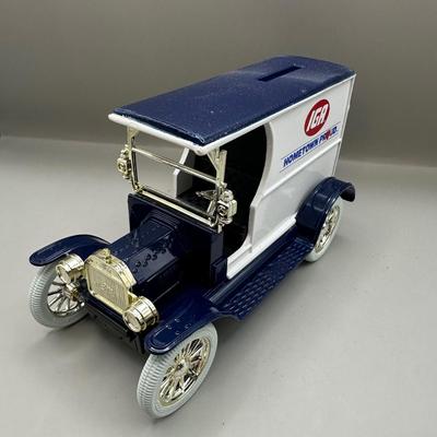 Lot of 2 Ertl Die-Cast Metal Replica Ford Van Locking Banks