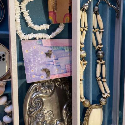 Jewelry box with items