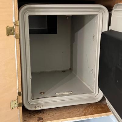 SENTRY ~ Safe ~ Model 1250