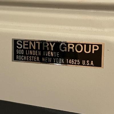 SENTRY ~ Safe ~ Model 1250