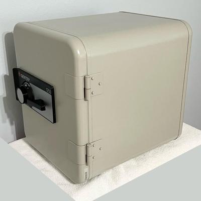 SENTRY ~ Safe ~ Model 1250