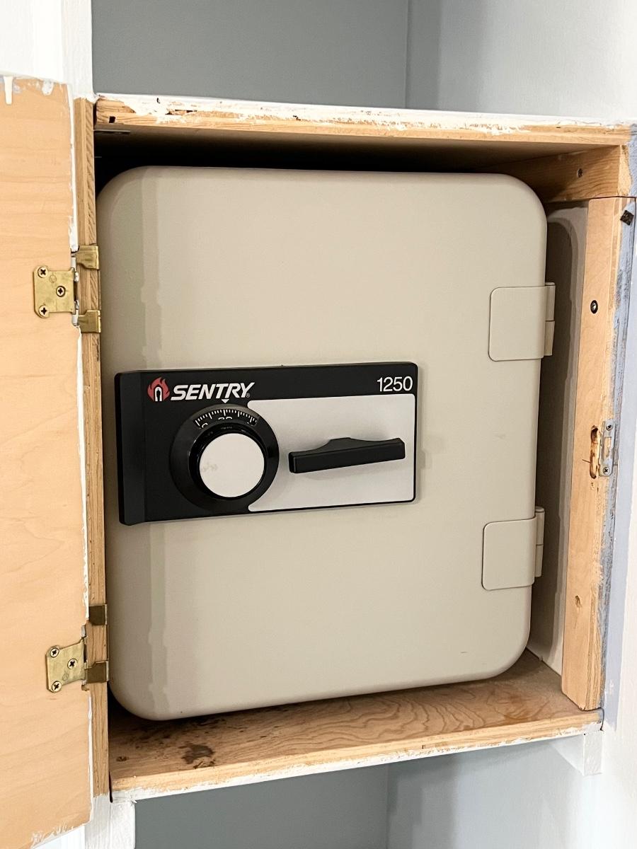 SENTRY Safe Model 1250