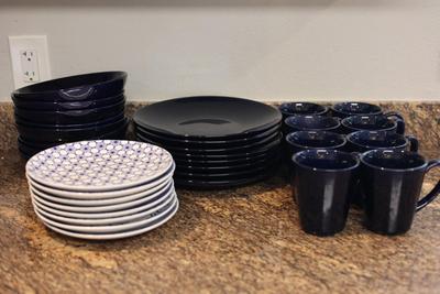 Baum Blue & White Dish Set