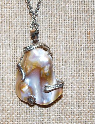 Mother-of-Pearl Oyster Style PENDANT (1 Â¼" x 1") Necklace 20" L