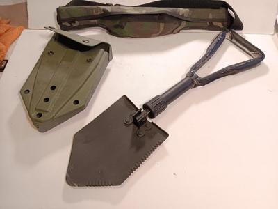 Wyoming Saw - 2 pack saw in camo bag with a fold away shovel in green case