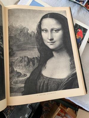 Leonardo DaVinci art book 14" tall