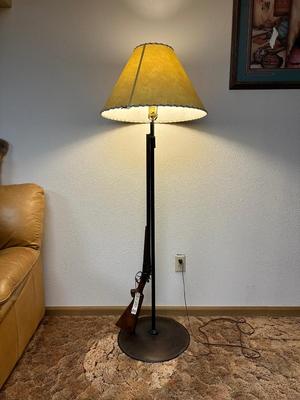 12 GAUGE DOUBLE BARREL SHOTGUN FLOOR LAMP