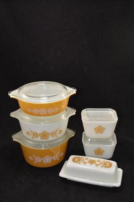 Vintage Lot of Butterfly Gold Pyrex Dishes
