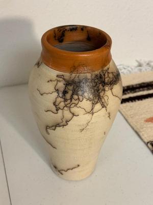 HORSEHAIR POTTERY VASE AND SOUTHWEST STYLE SMALL TABLE MAT