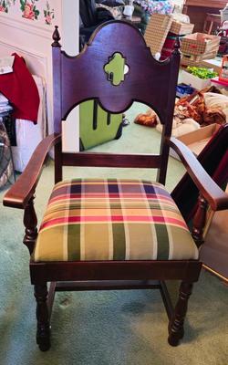 6 Antique Dining Room Chairs, 5 armless, 1 armed