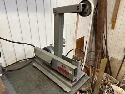 Dayton 1â€ Belt Sander