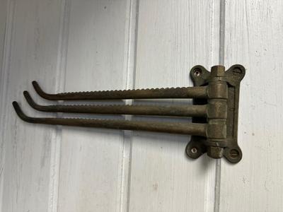 Antique Three Arm Swing Towel Deco