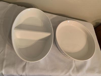 2 pieces of ovenware