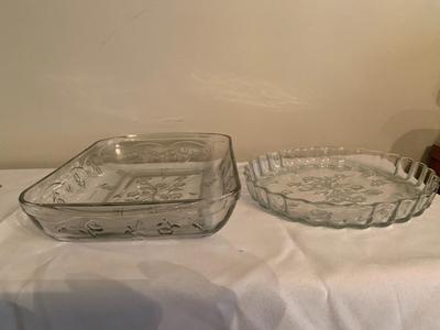 Two baking dishes Essentials by Toscany Savannah Quiche dish and casserole