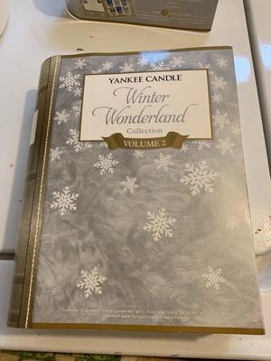 Yankee Candle WINTER WONDERLAND VOLUME 1 - 12 Votives in Book