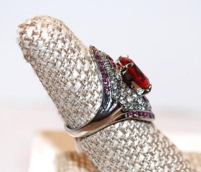 Size 7 Â½ Large Ruby Red Oval Cut Stone with Multiple Accent Bands of Purple & Clear Stones (7.0g)