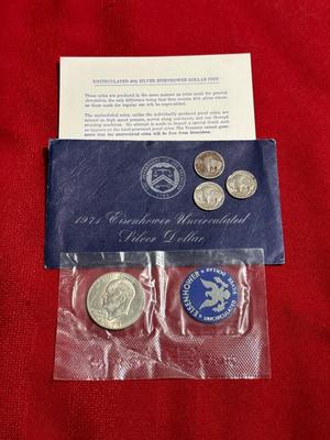 1971 UNCIRCULATED 40% SILVER EISENHOWER DOLLAR COIN AND 3 BUFFALO NICKELS