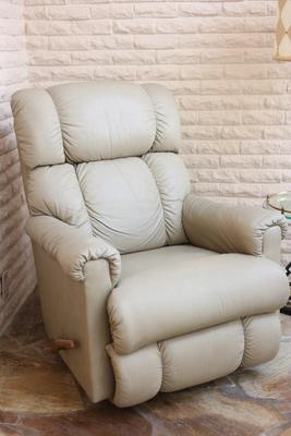 LA-Z-BOY Recliner