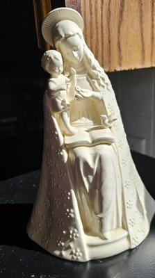 Madonna and Child Porcelain figurine by Goebel. M.J. HUMMEL