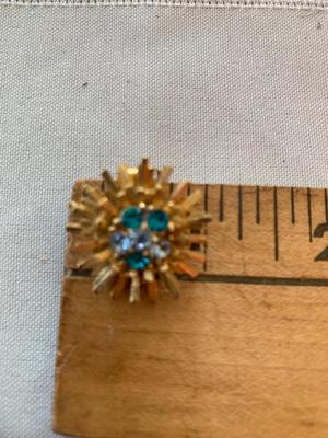 Vintage Clip on blue and gold tone earring