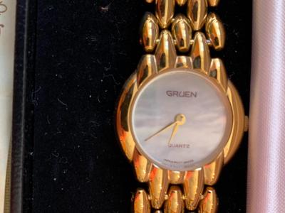 OLEG CASSINI GRUEN WOMENS WRIST WATCH