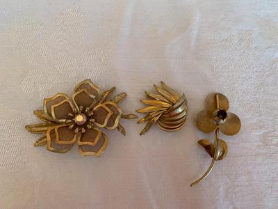 Set of 3 gold tone vintage pins