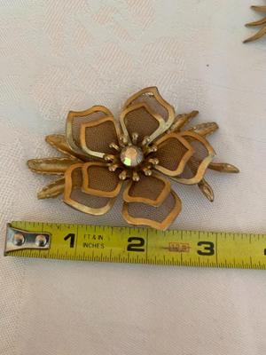 Set of 3 gold tone vintage pins