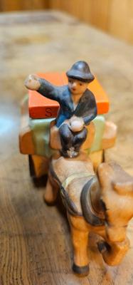 Vintage salt and pepper shakers Irish jaunting cart and horse