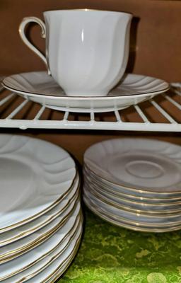 Mikasa "Wedding Band" China Dish set 7 coffee cups and saucers!