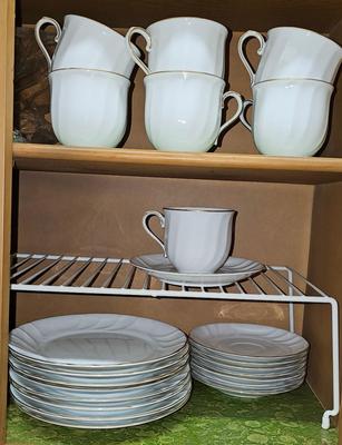 Mikasa "Wedding Band" China Dish set 7 coffee cups and saucers!