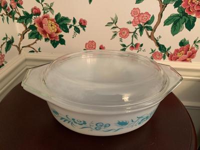 Vintage Pyrex Meadows 043 casserole with lid