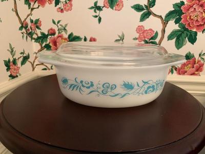 Vintage Pyrex Meadows 043 casserole with lid